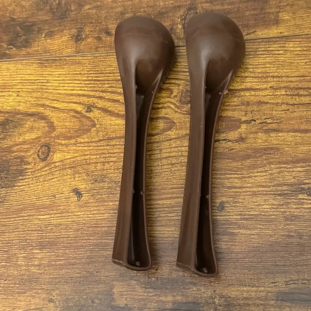 Vintage Rubbermaid #1910 Brown Plastic Ice Cream Scoops 7½″ Pair‎ USA